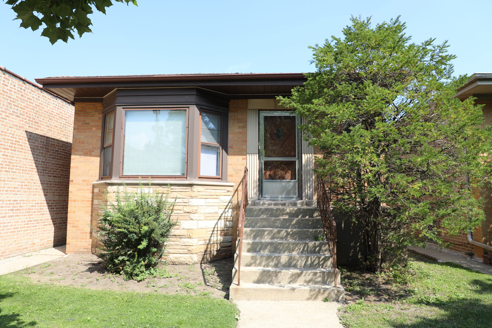 2530 W Pratt Boulevard Property Photo 1