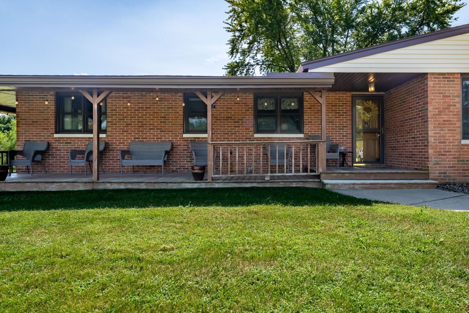 25857 Toboggan Avenue Property Photo 4