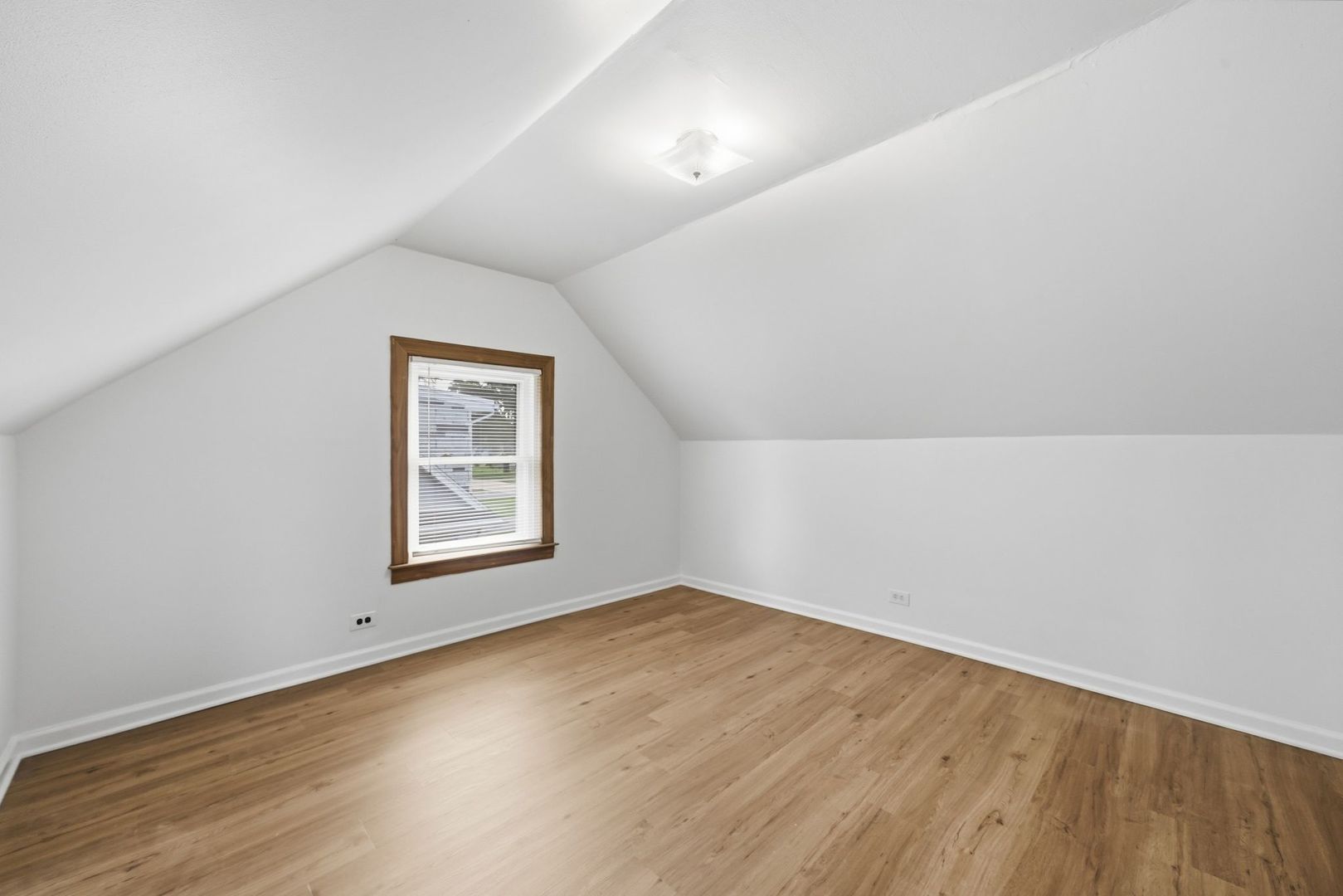 829 N Roy Avenue Property Photo 17
