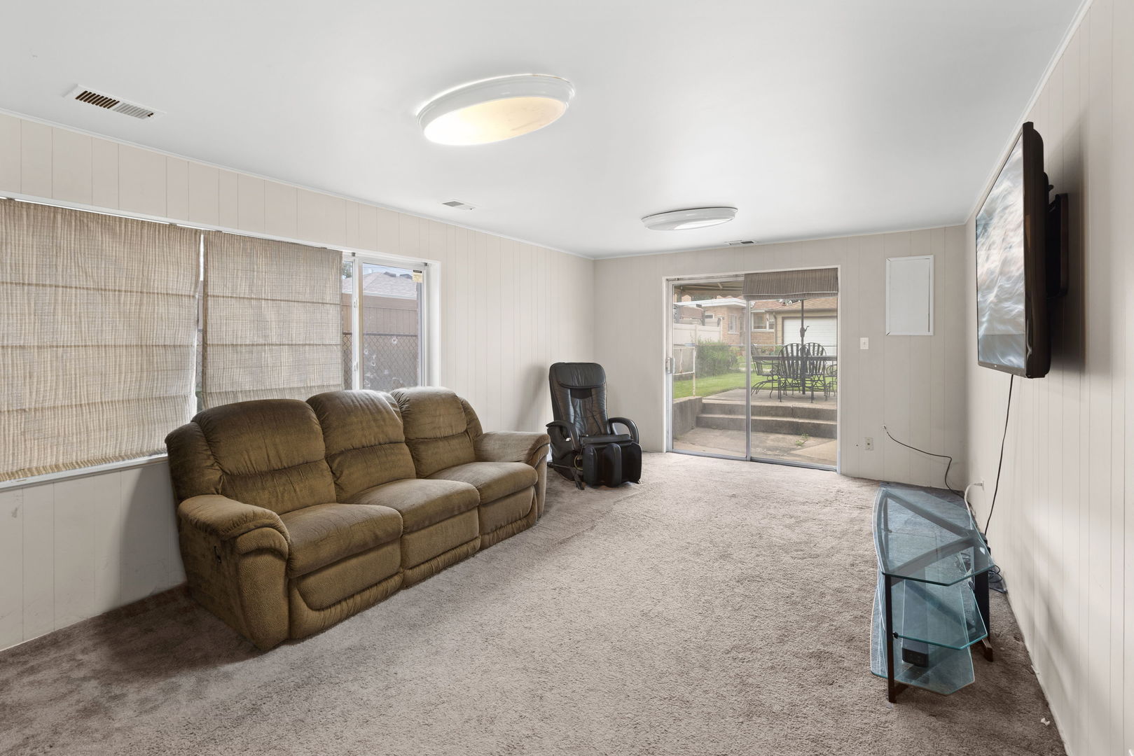 4639 Howard Street Property Photo 11