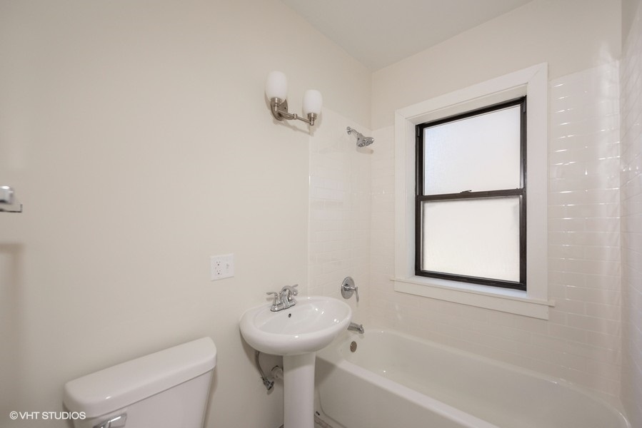 4934 W Jackson Boulevard 1w Property Photo 8