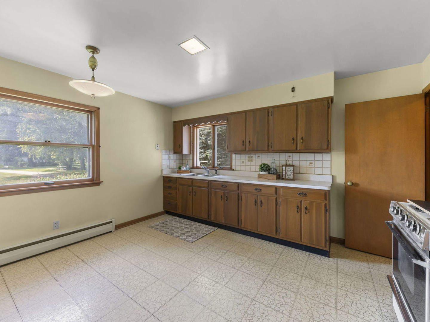 640 North Avenue Property Photo 8