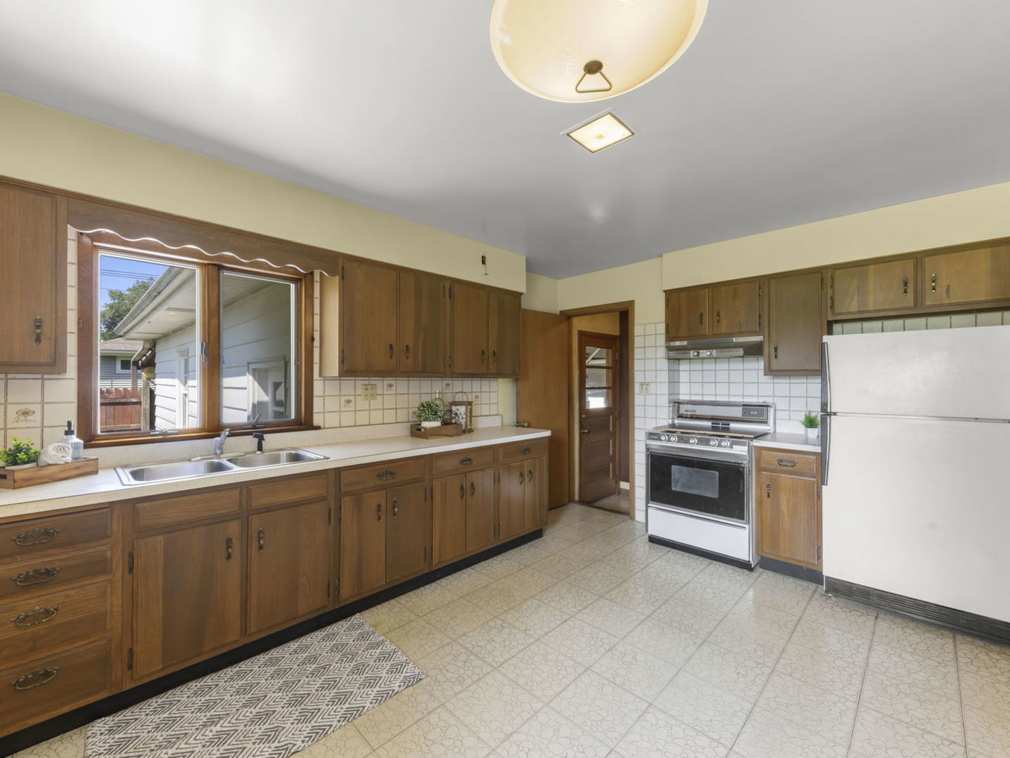 640 North Avenue Property Photo 9