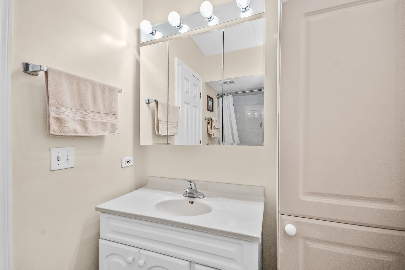 9220 E Prairie Road 306b Property Photo 8