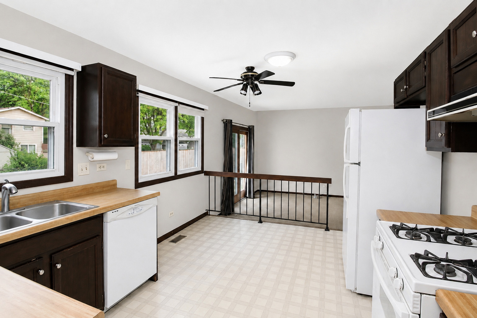 107 S Elroy Avenue Property Photo 10