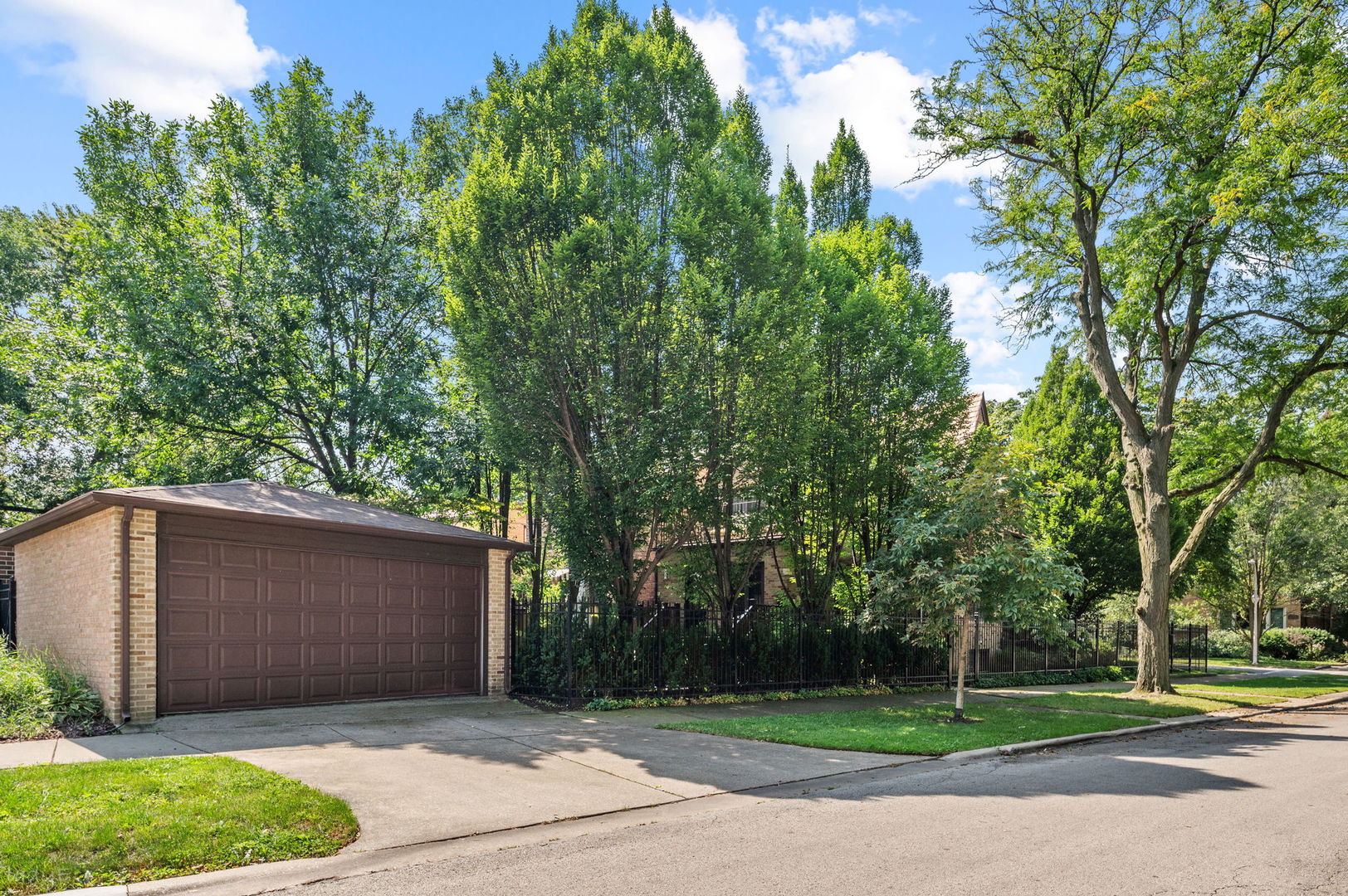 3045 W Ardmore Avenue Property Photo 35