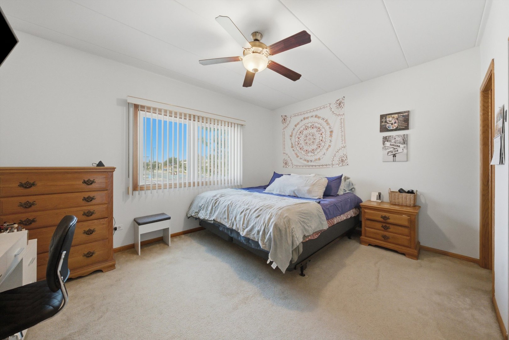 7900 Nagle Avenue 2n Property Photo 6