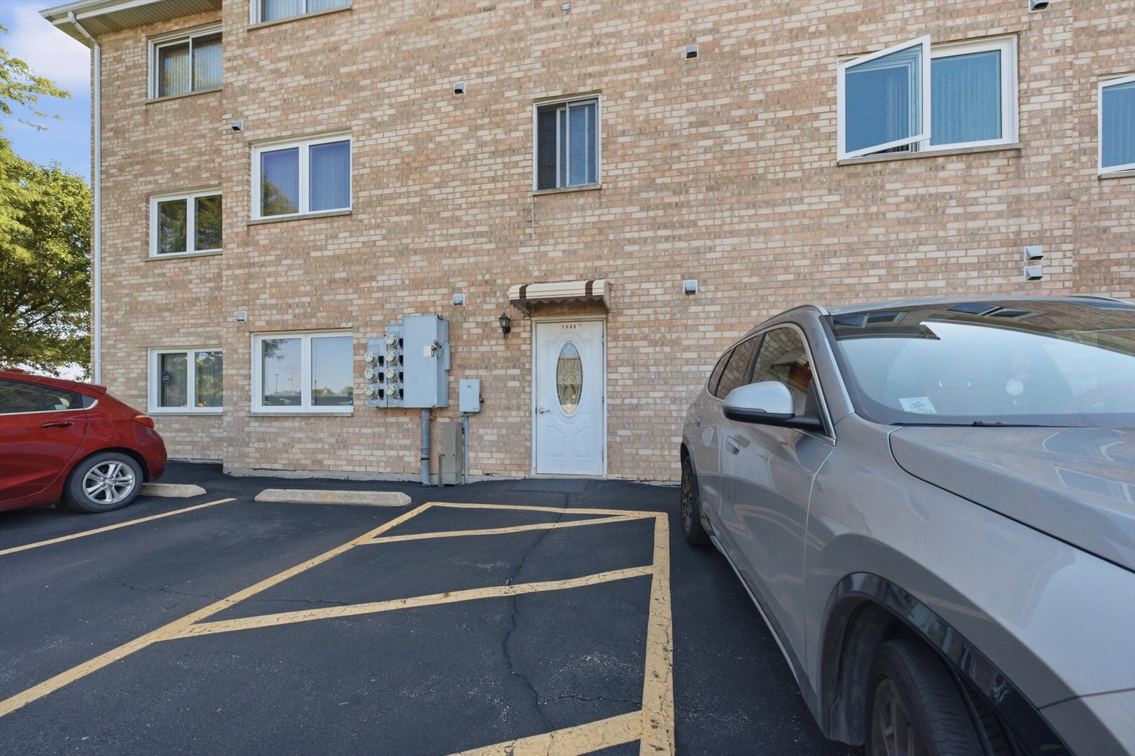 7900 Nagle Avenue 2n Property Photo 17