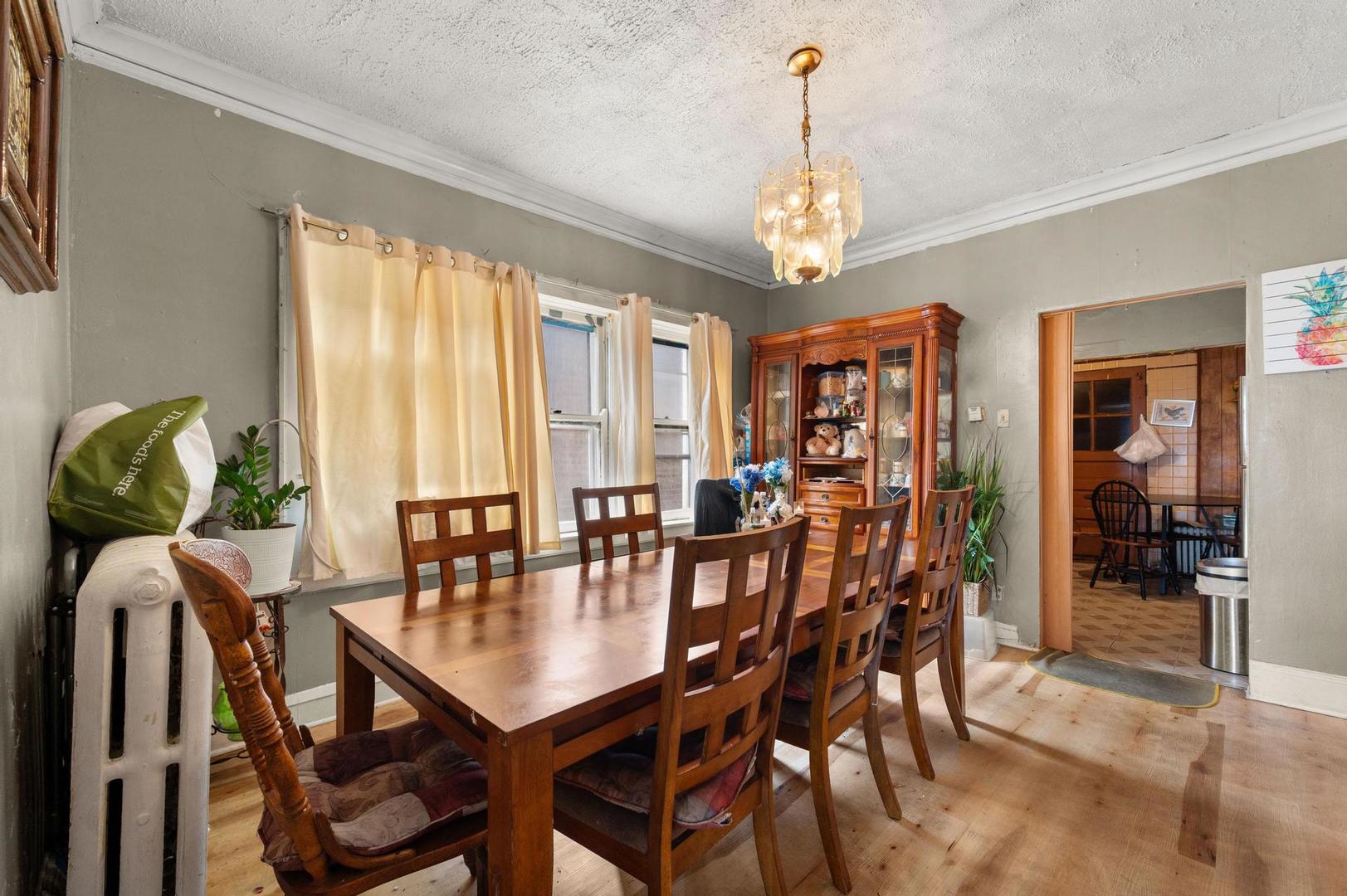 5630 S Albany Avenue Property Photo 6