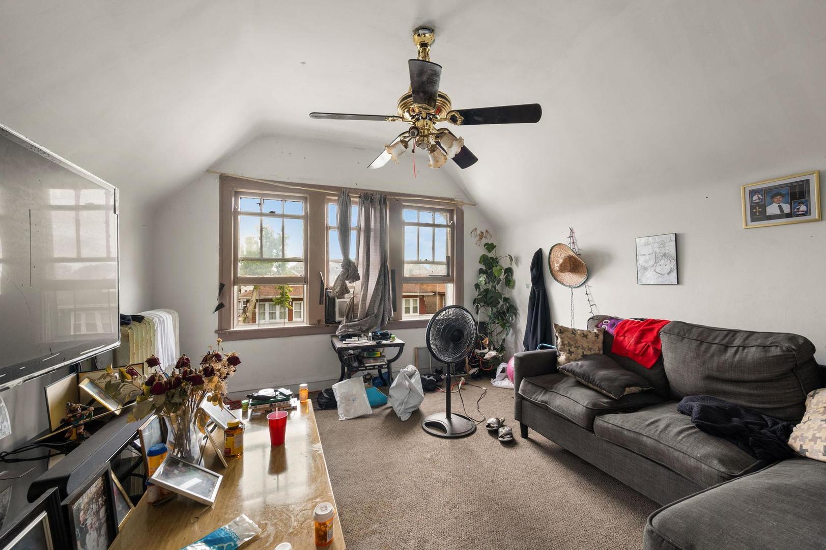 5630 S Albany Avenue Property Photo 11