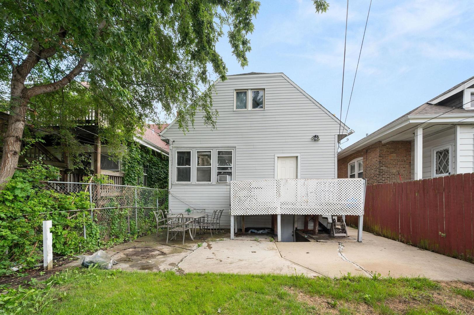 5630 S Albany Avenue Property Photo 16