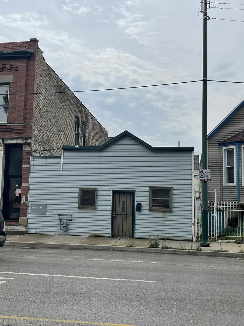 1801 W 51st Street Property Photo 4
