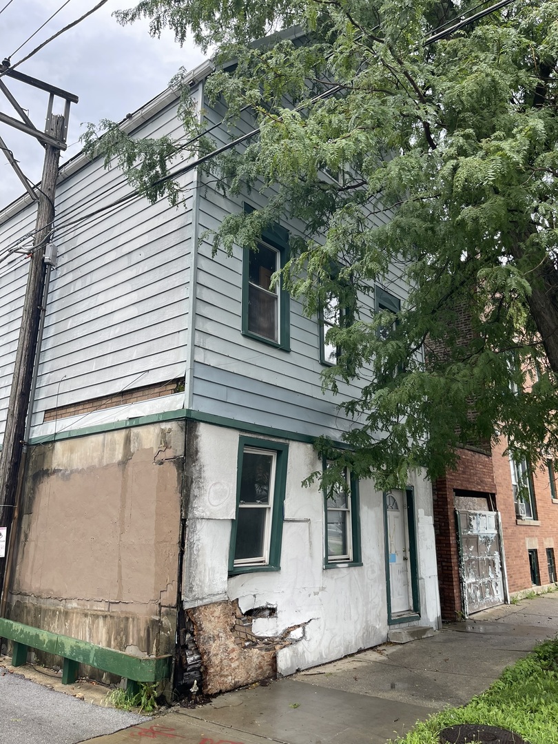 1801 W 51st Street Property Photo 5