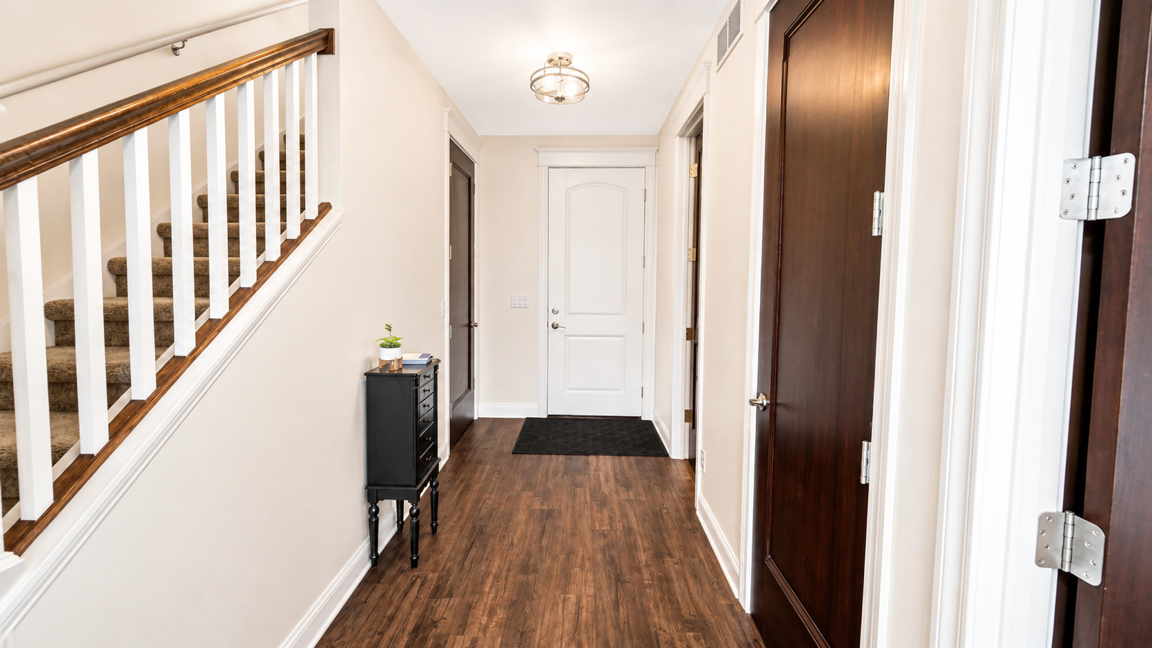 8 Port Place Property Photo 6
