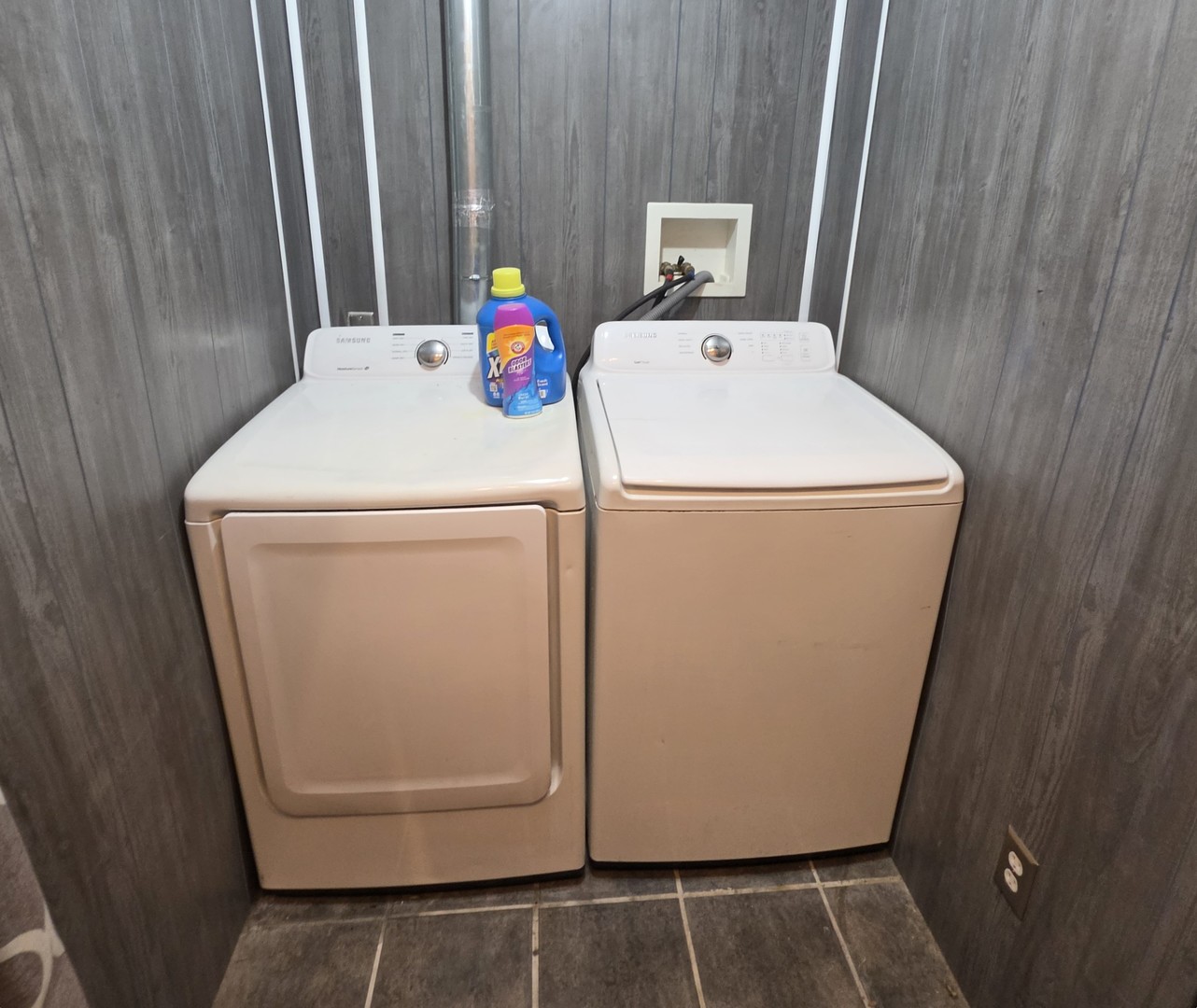 808 Tomahawk Drive Property Photo 10