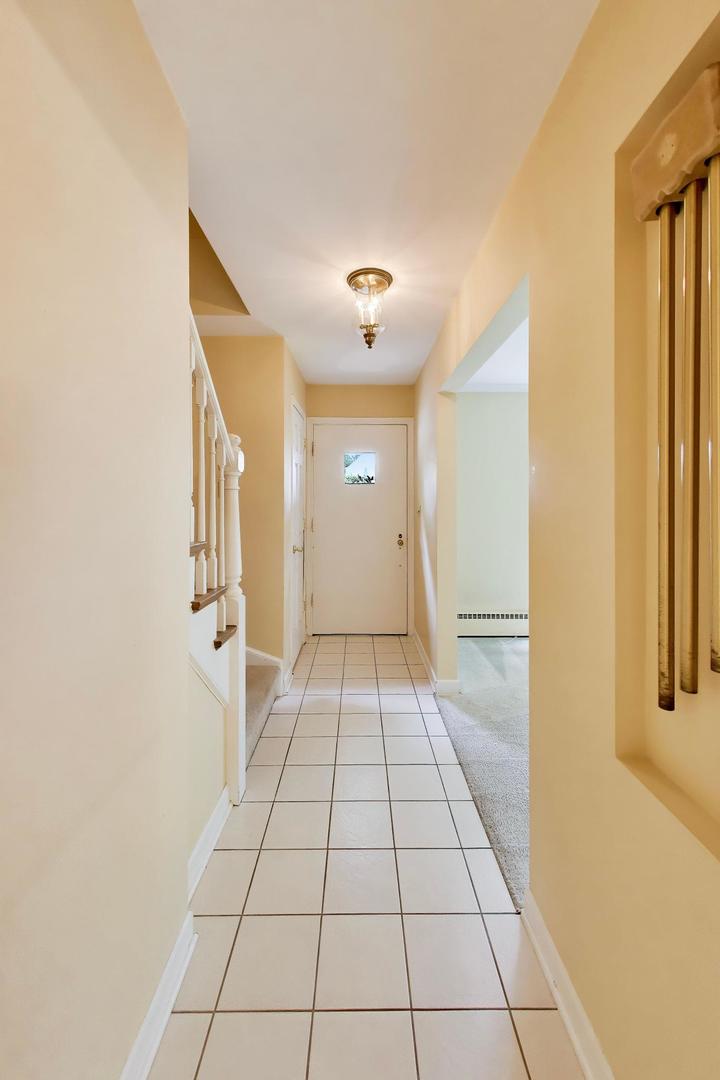 412 S Banbury Road Property Photo 4