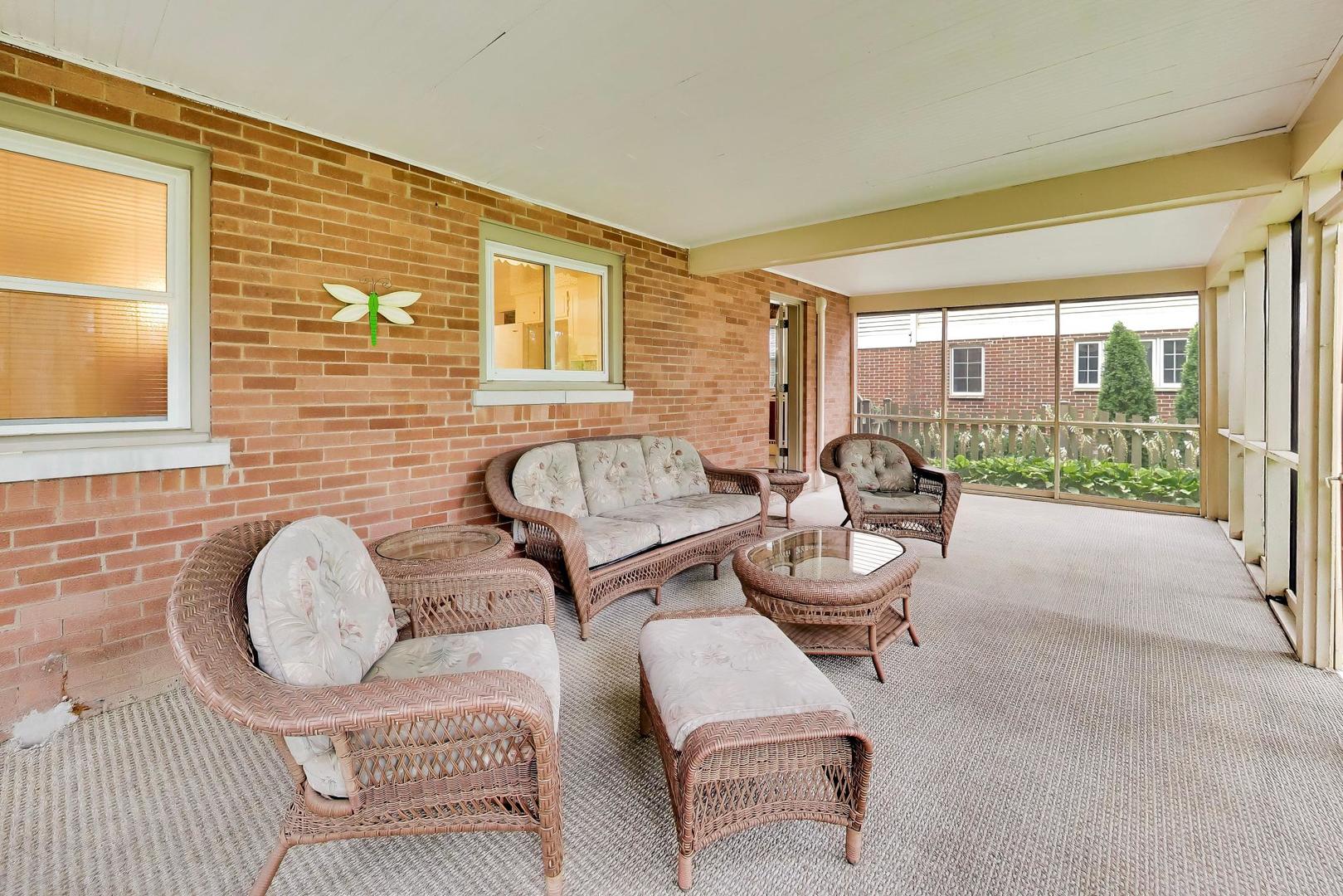 412 S Banbury Road Property Photo 34