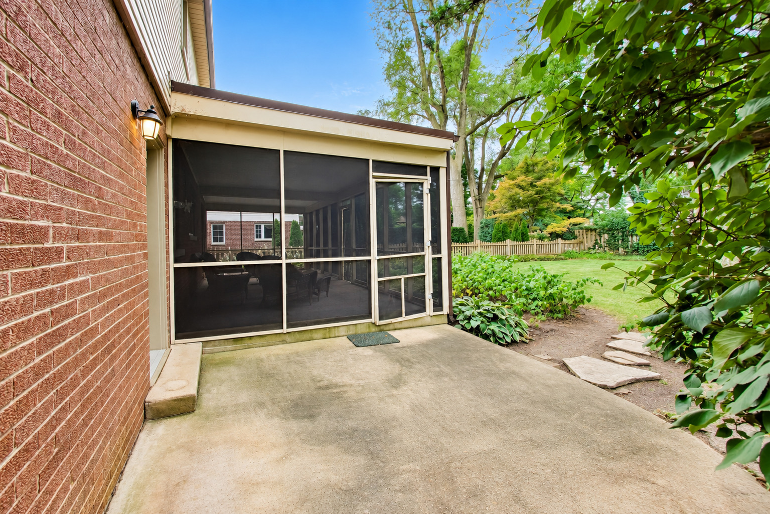 412 S Banbury Road Property Photo 38