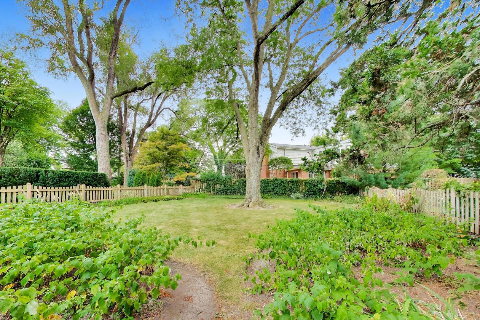412 S Banbury Road Property Photo 40