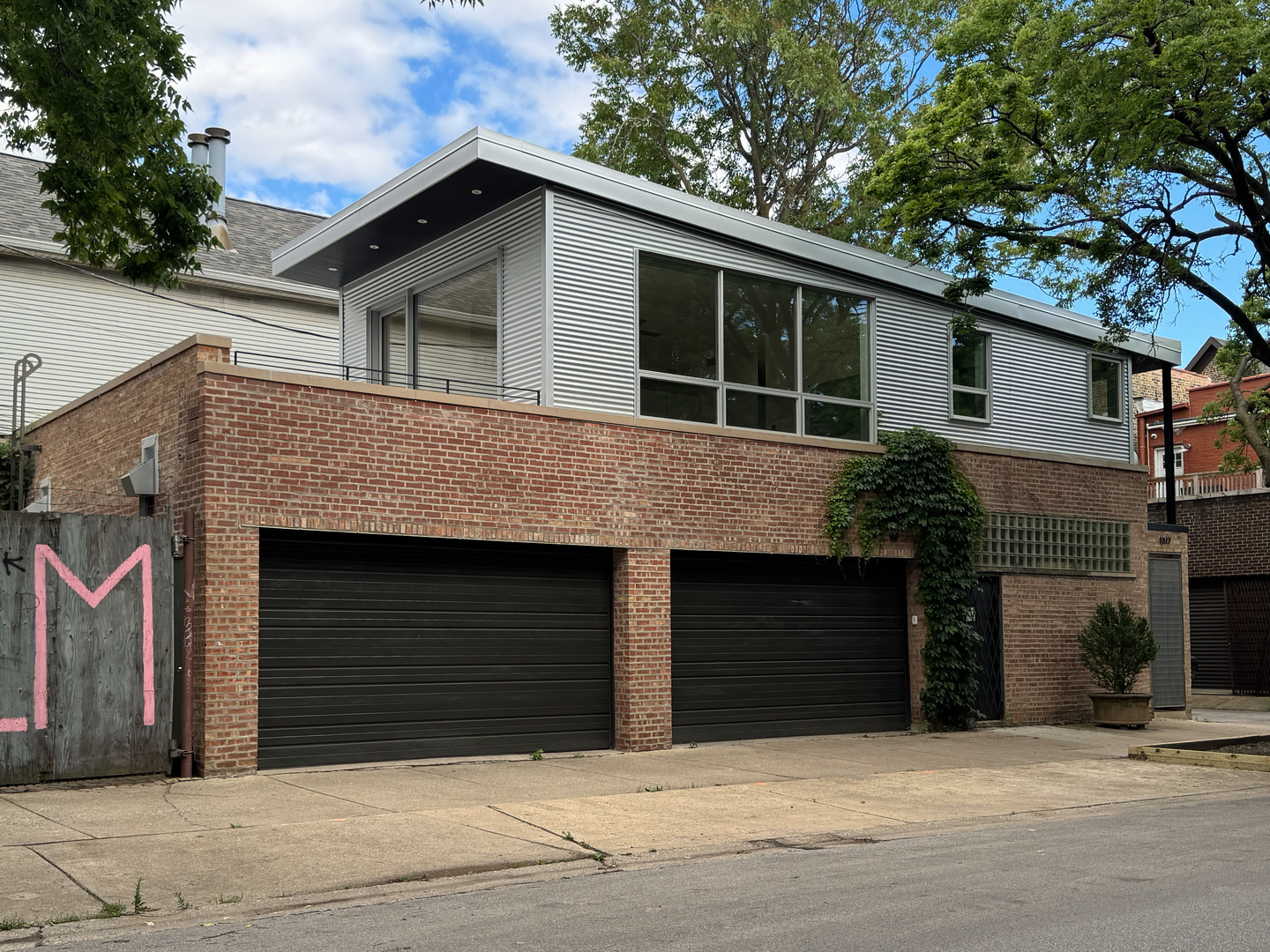 2159 W Evergreen Avenue 4 Property Photo 2