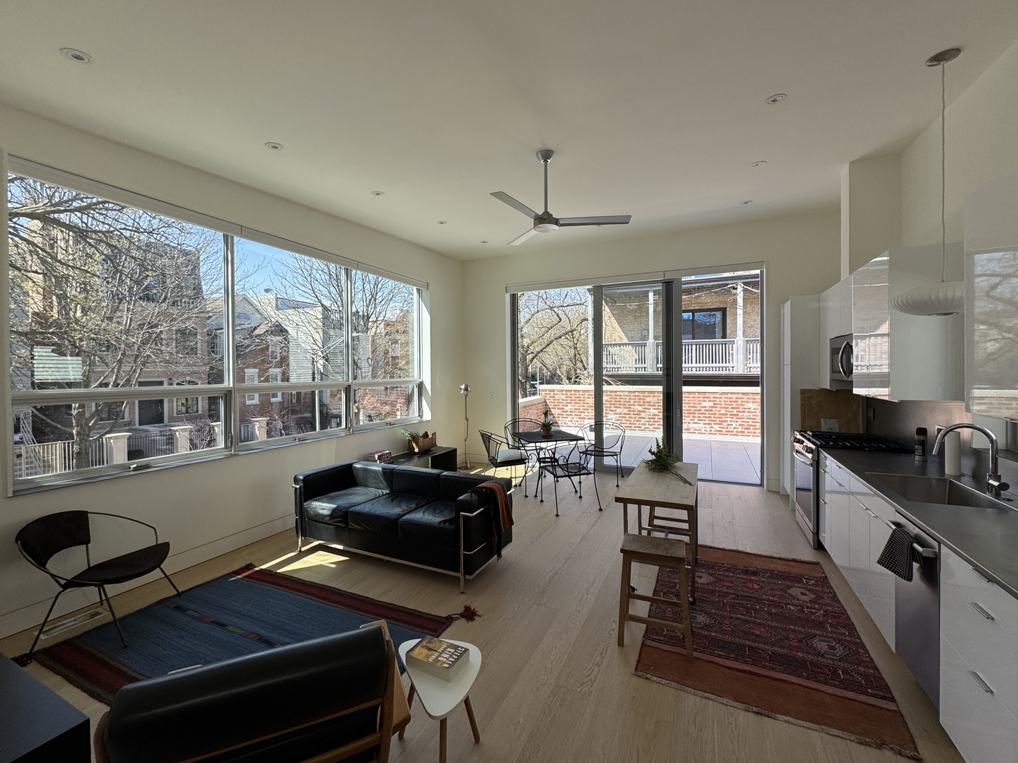 2159 W Evergreen Avenue 4 Property Photo 12