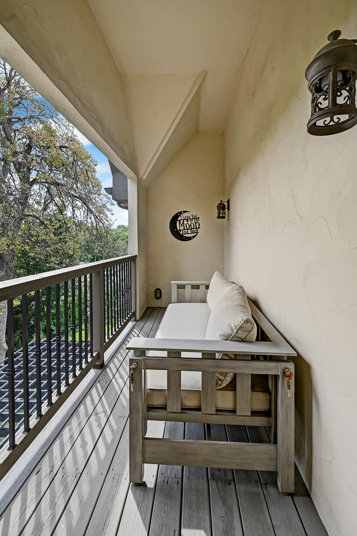 121 S Stough Street Property Photo 23