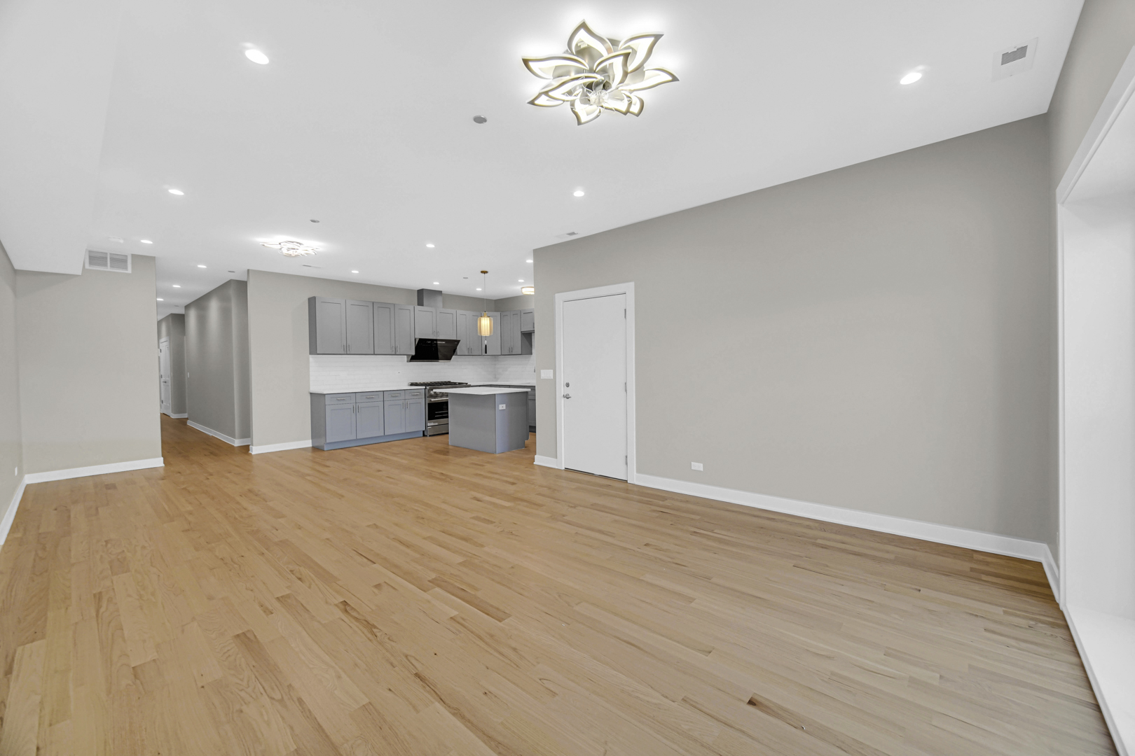 3225 S Halsted Street 3 Property Photo 8