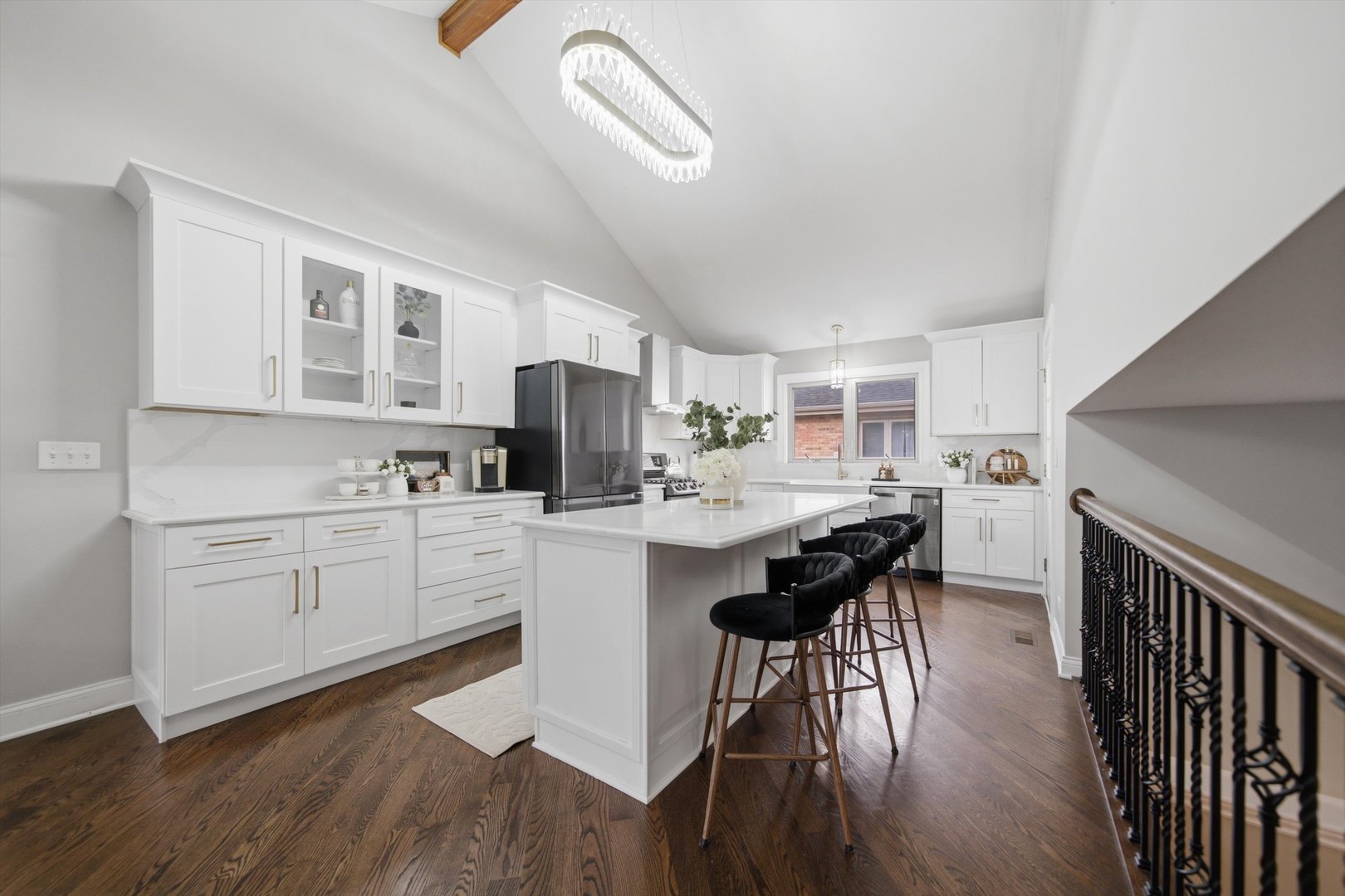 8402 S Thomas Avenue Property Photo 10