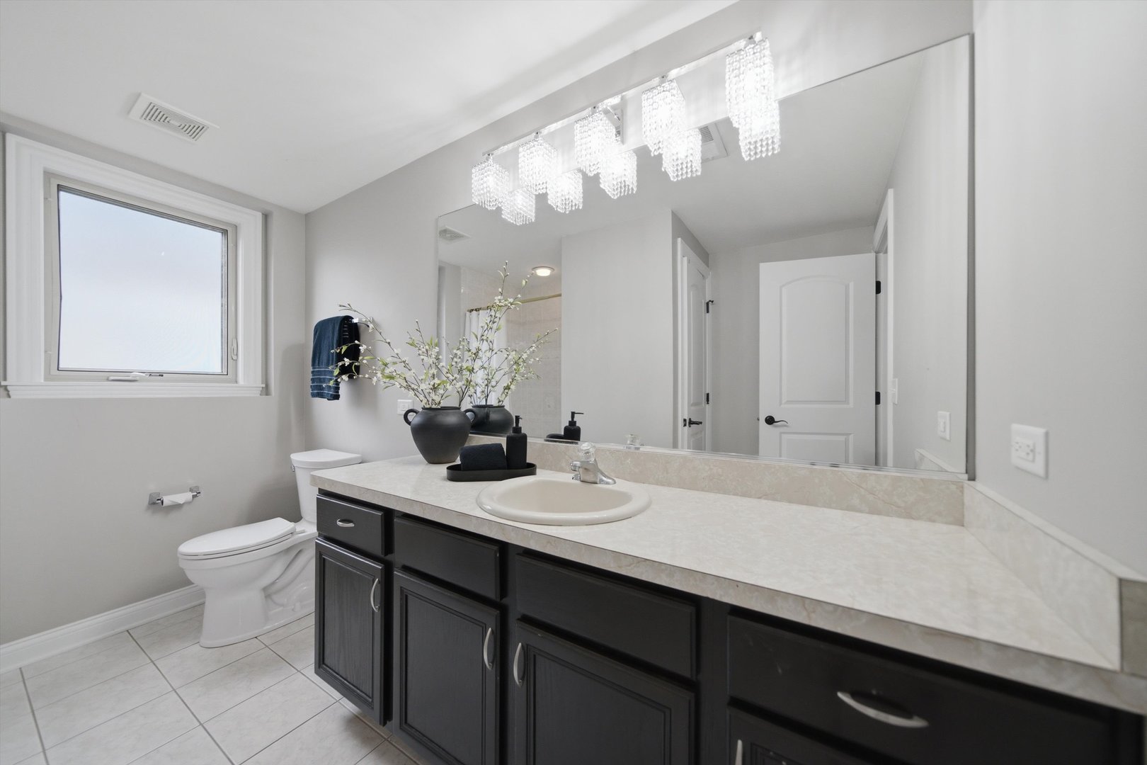 8402 S Thomas Avenue Property Photo 22