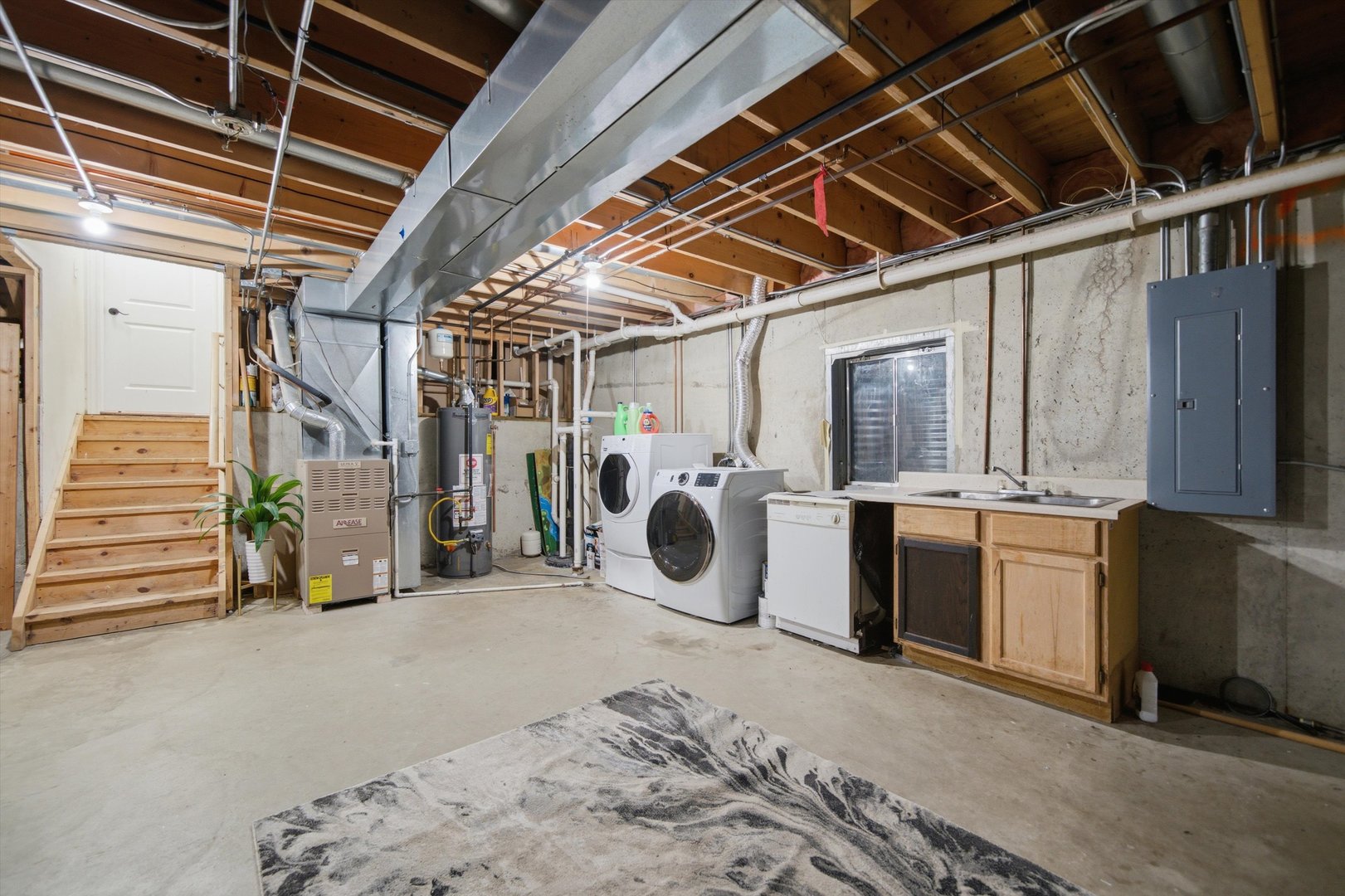 8402 S Thomas Avenue Property Photo 33