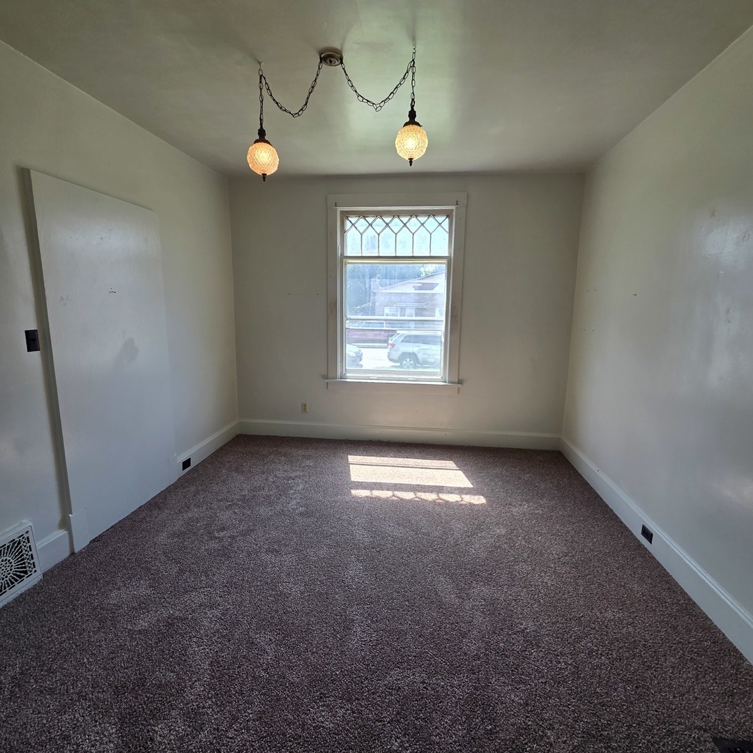 1712 W 7th Street Property Photo 7