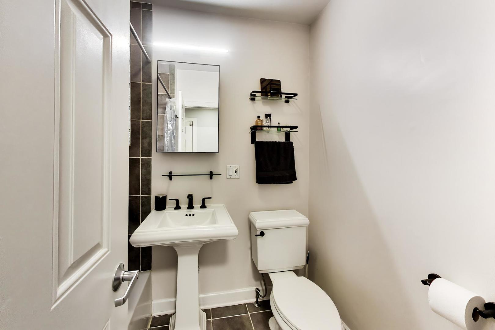 747 W Cornelia Avenue N1 Property Photo 21