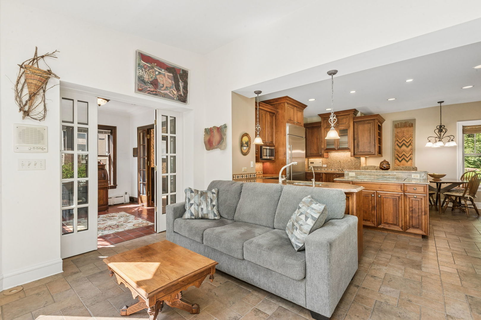 2677 Orrington Avenue Property Photo 15