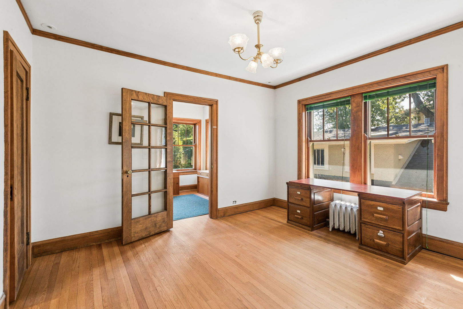 2677 Orrington Avenue Property Photo 34