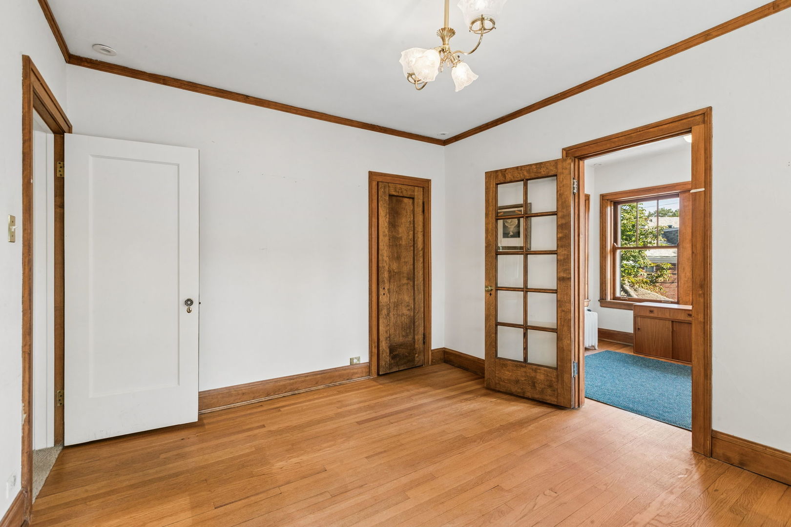 2677 Orrington Avenue Property Photo 35