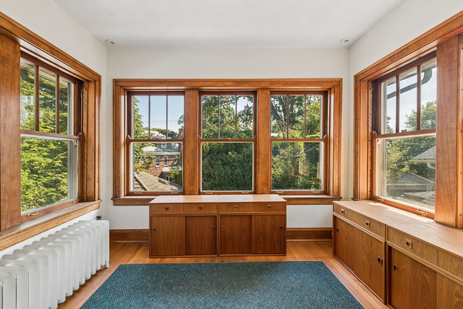 2677 Orrington Avenue Property Photo 36
