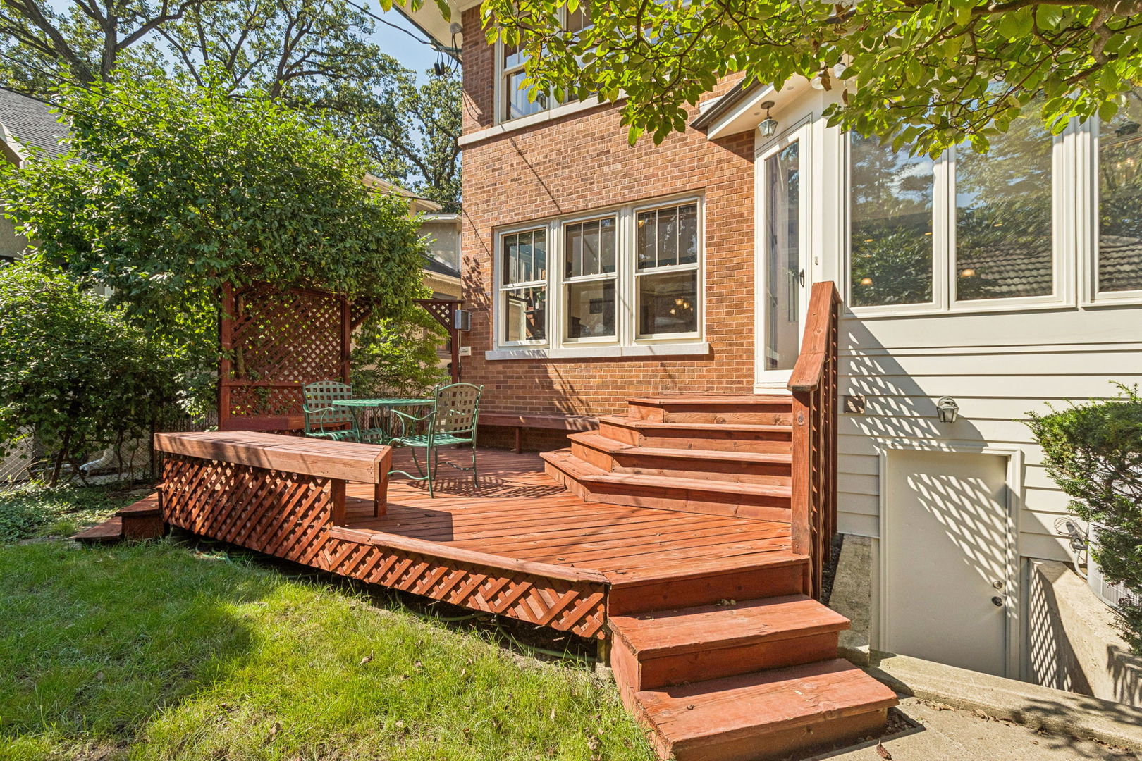 2677 Orrington Avenue Property Photo 44