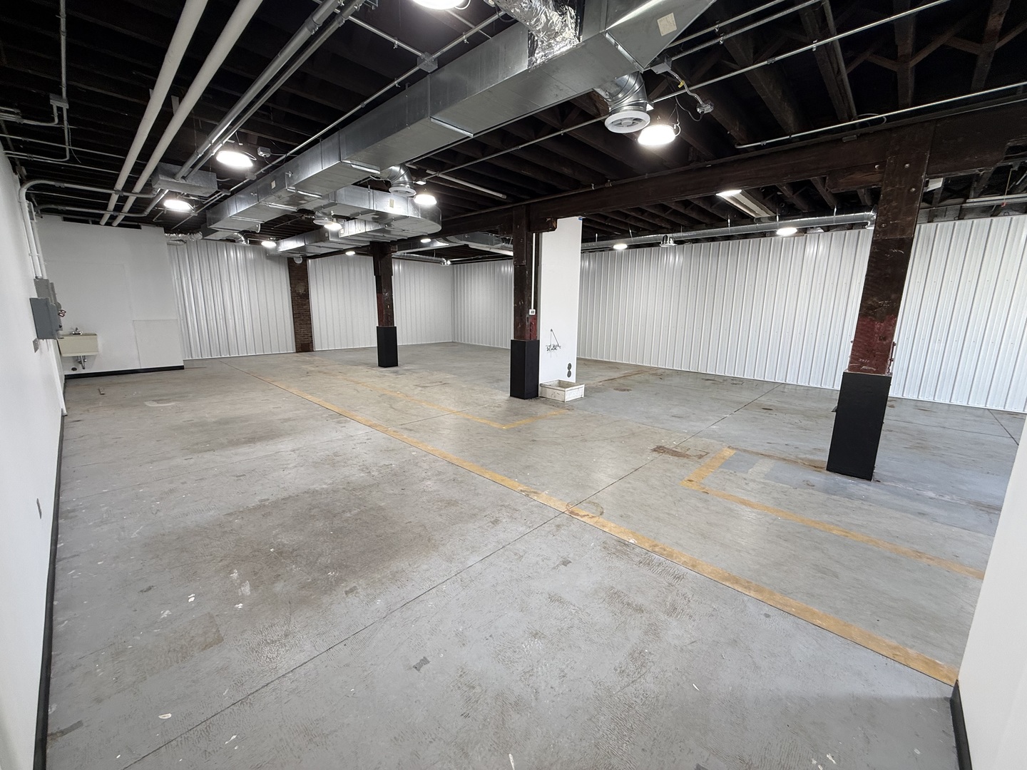 221 E 5th Street Property Photo 6