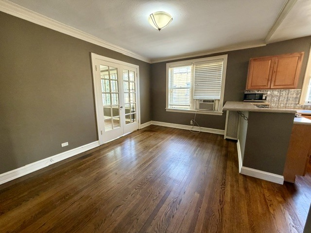 1216 Central Street 3w Property Photo 5