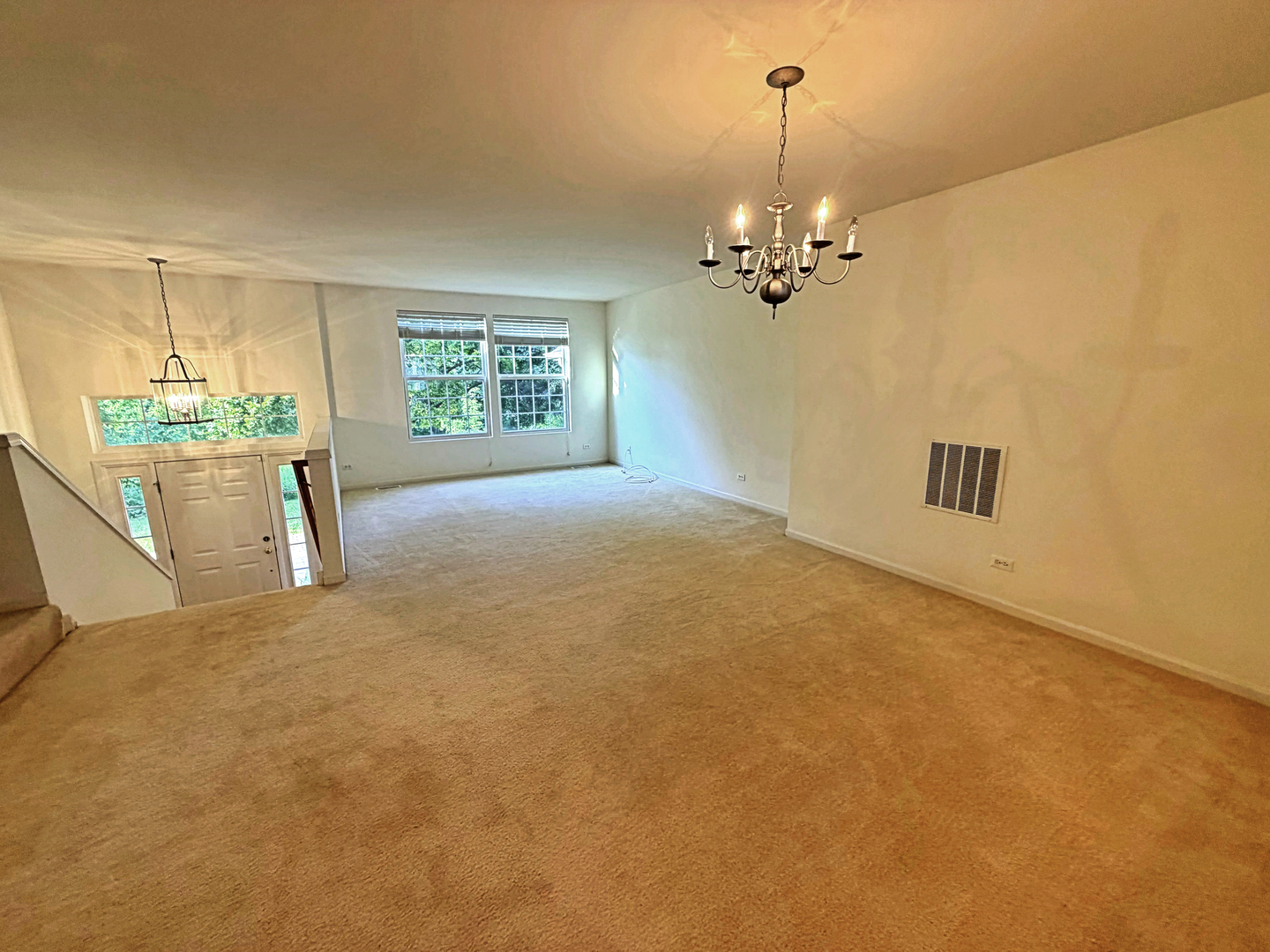 2438 Anna Way Property Photo 2