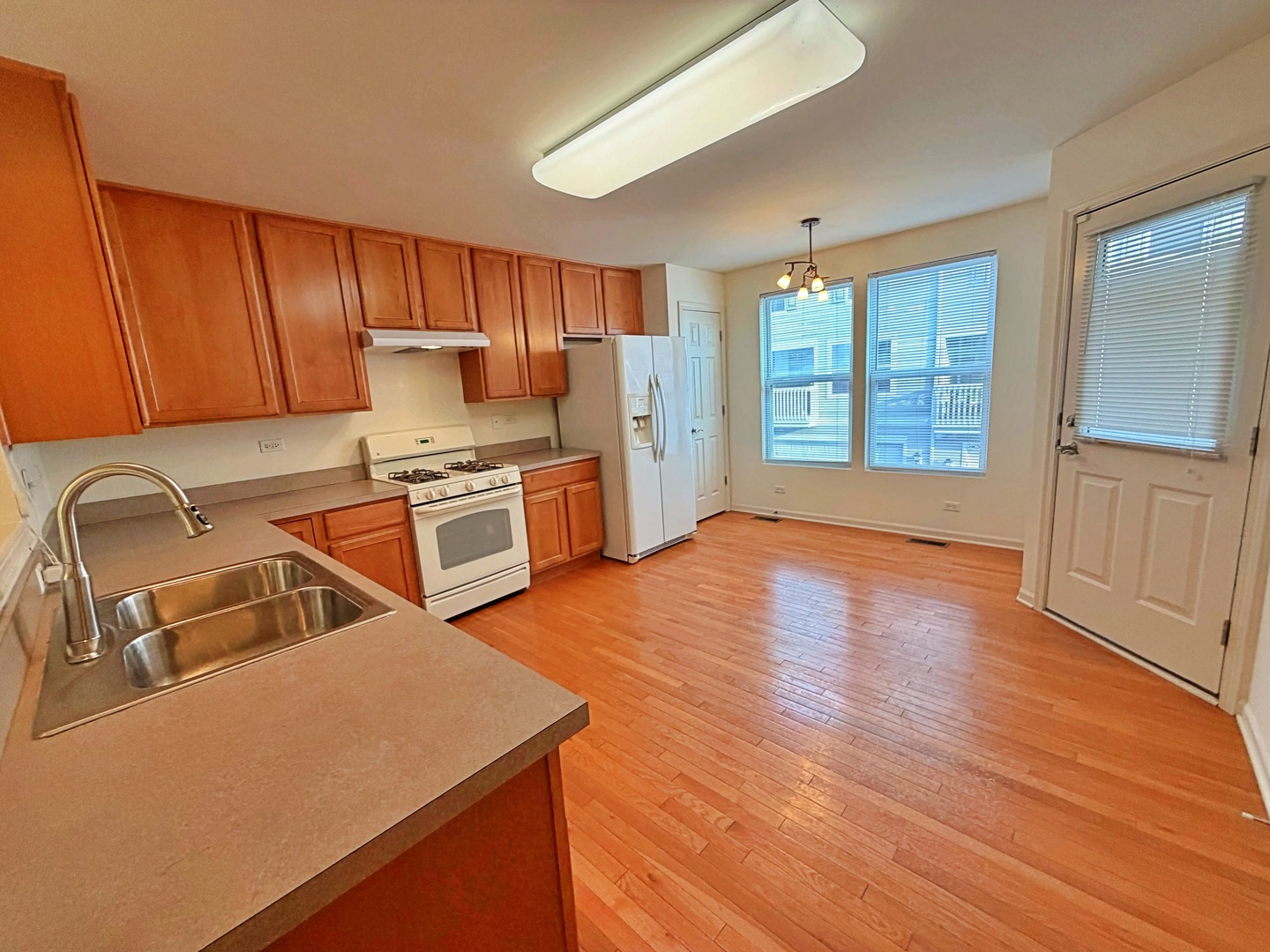 2438 Anna Way Property Photo 4