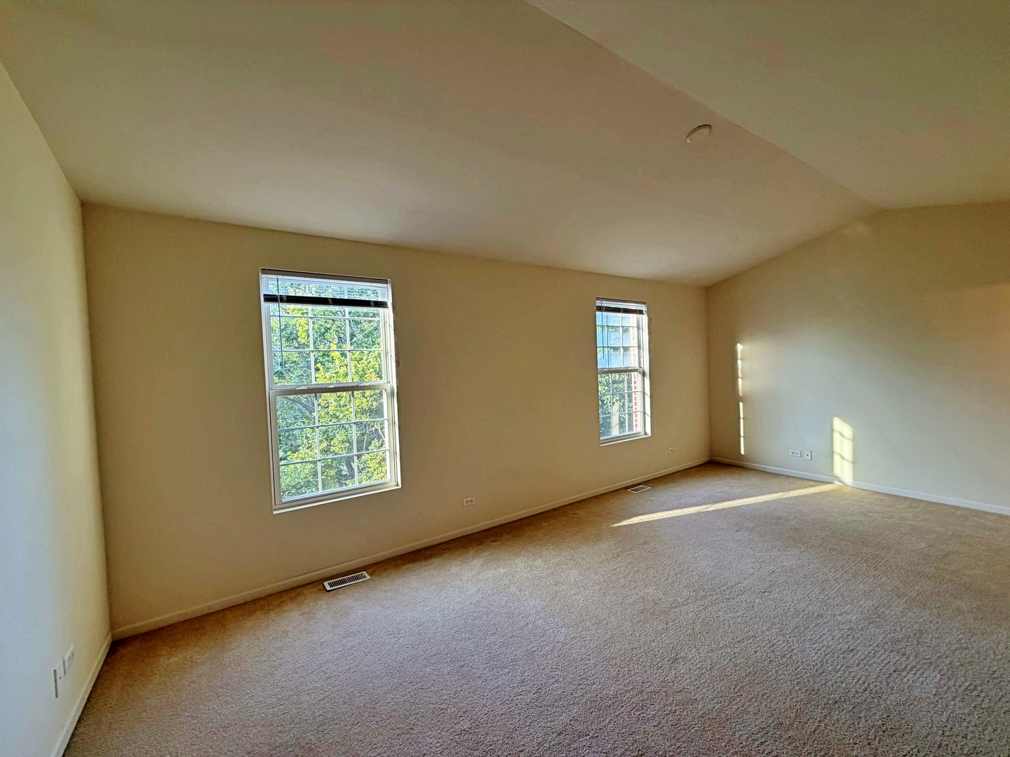 2438 Anna Way Property Photo 9