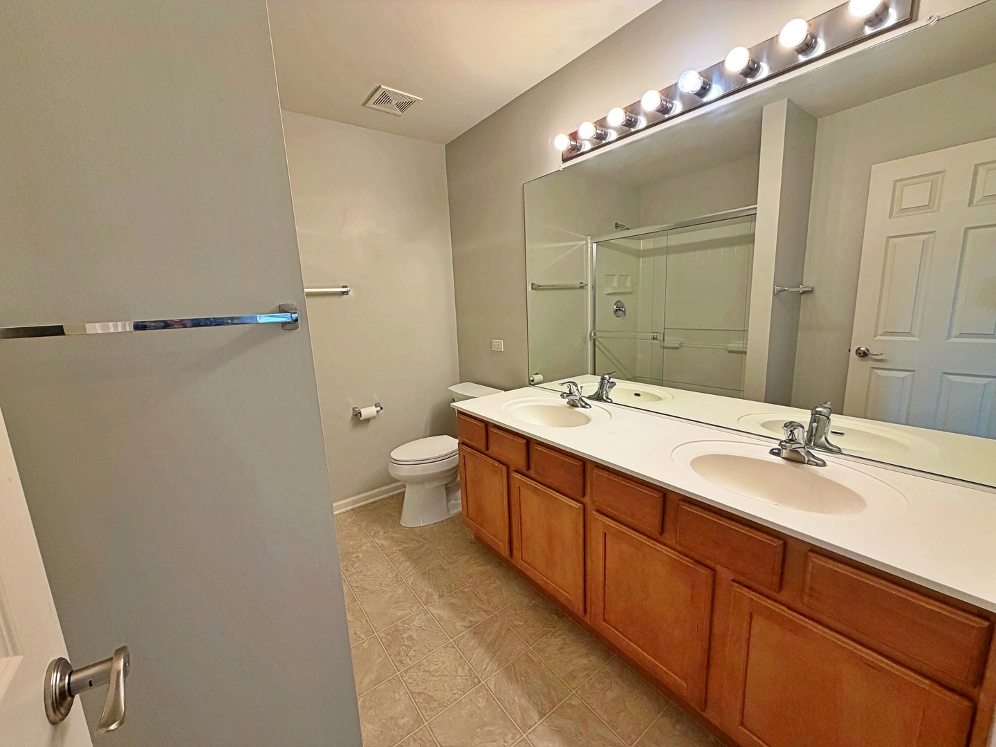 2438 Anna Way Property Photo 11