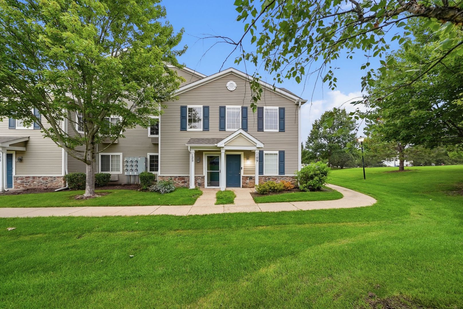 125 Silverstone Drive 125 Property Photo 1