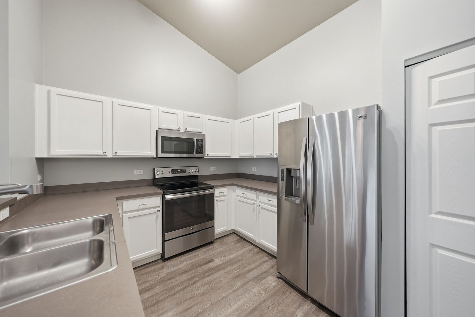 125 Silverstone Drive 125 Property Photo 10