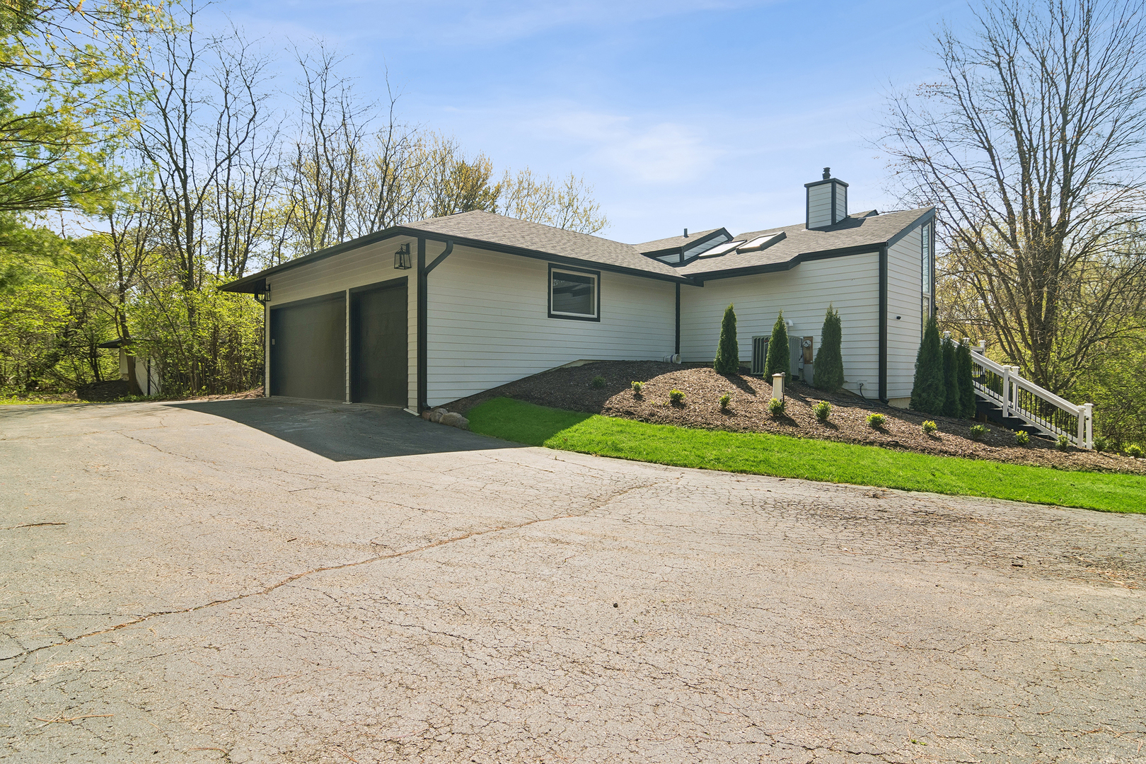 6739 Lakeridge Drive Property Photo 3