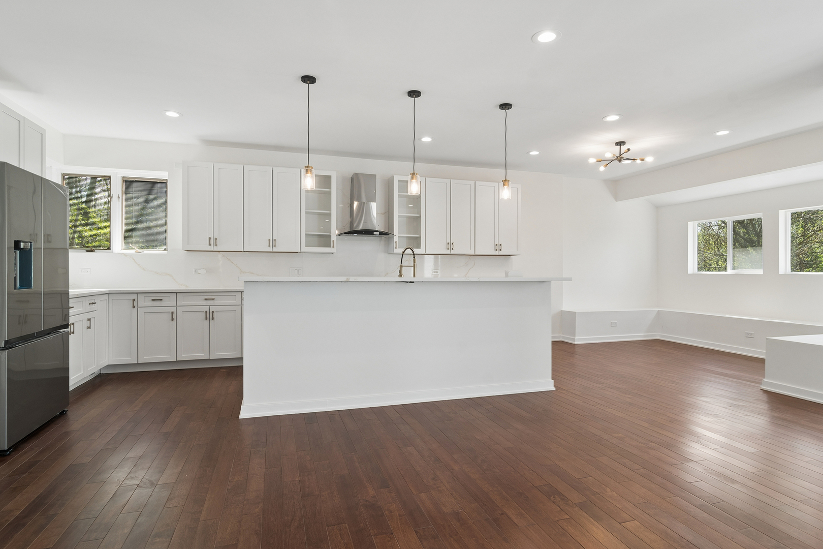 6739 Lakeridge Drive Property Photo 8
