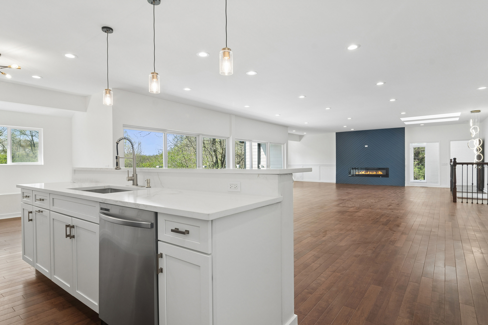6739 Lakeridge Drive Property Photo 10
