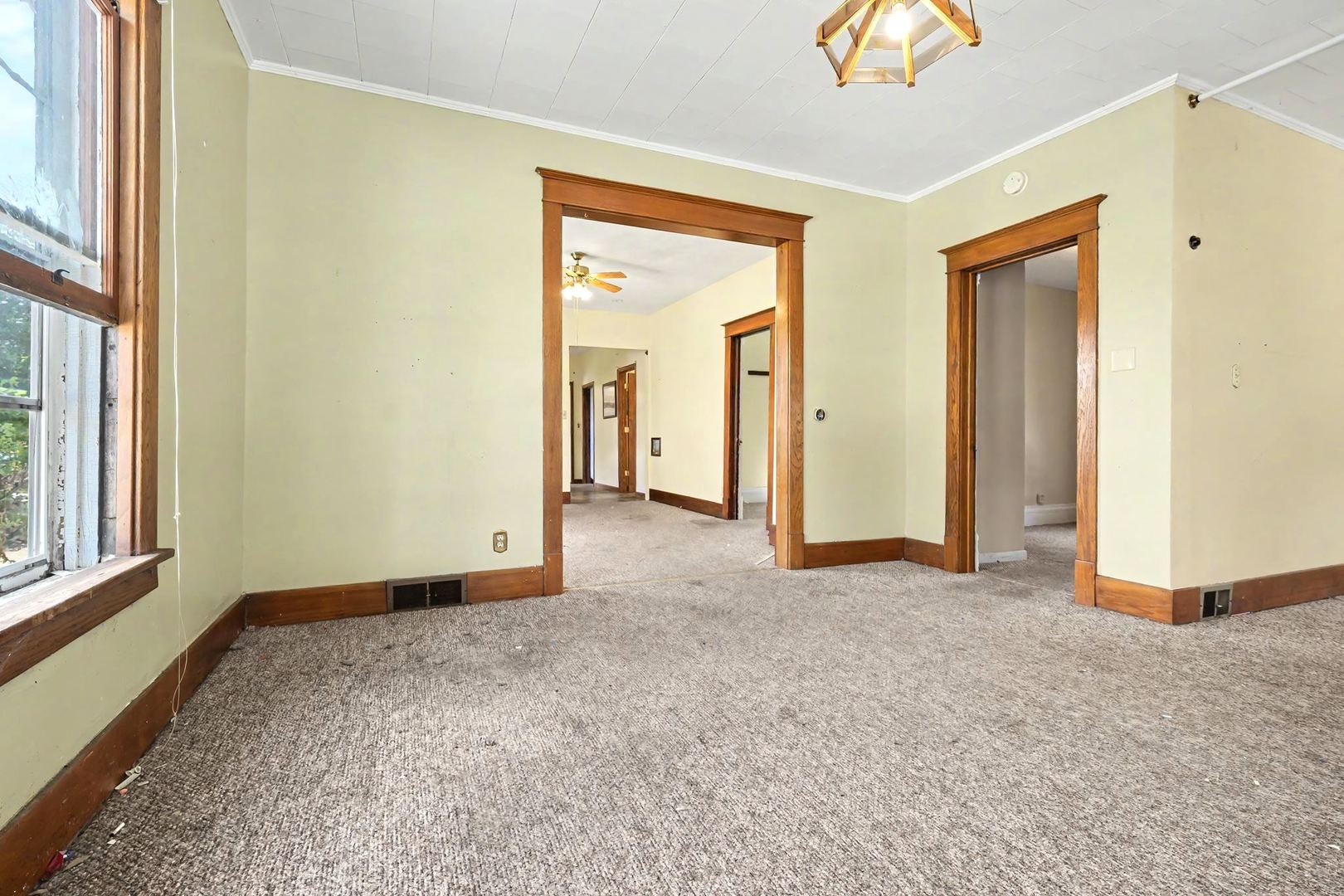 205 E Hickory Street Property Photo 6
