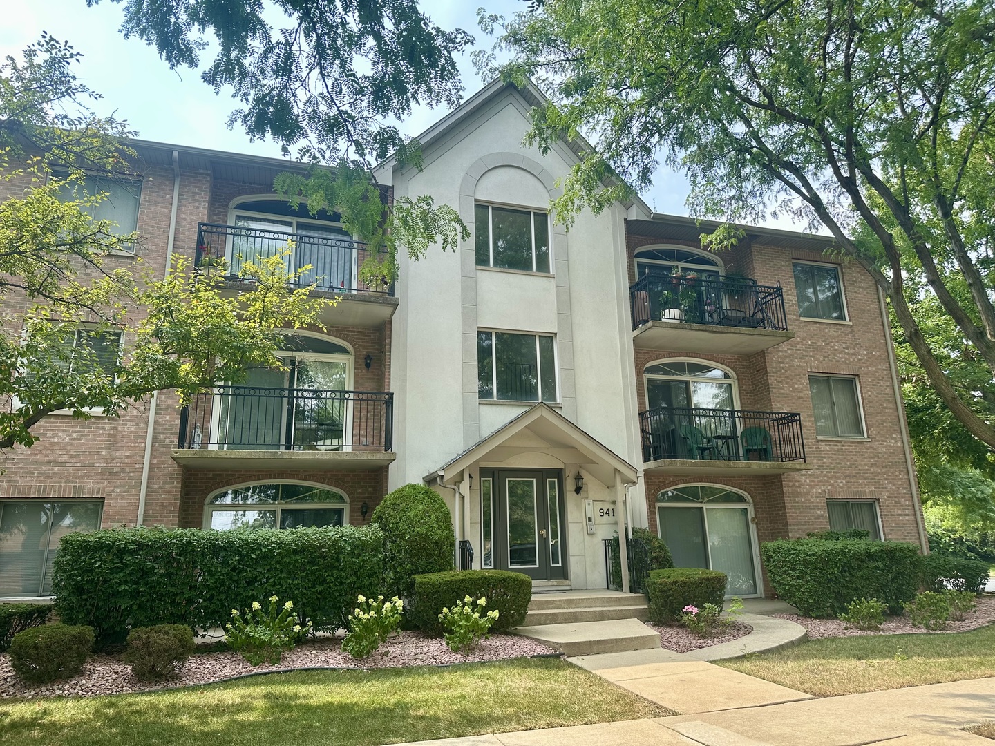 9410 S 77th Court 2E Property Photo 1